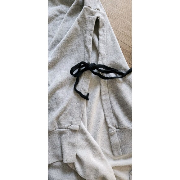 Pam & Gela Lips Patch Sweatshirt Women’s Small Gray Side Tie  Made in USA - Picture 9 of 9